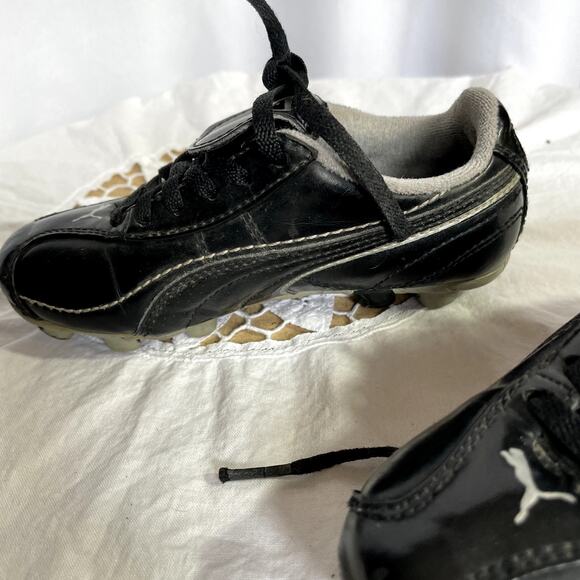 Puma soccer shoes cleats Small Child Size 10 toe scuff - Picture 8 of 10